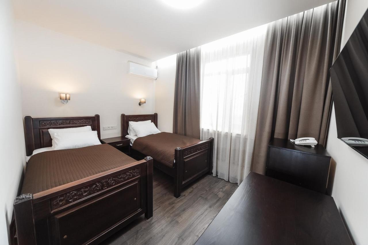 Dvin Hotel Pavlodar Exterior photo