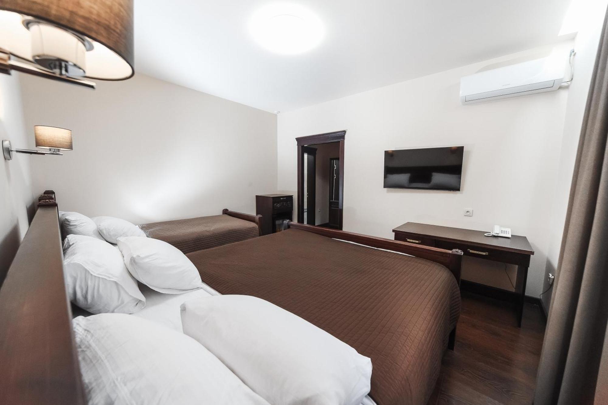 Dvin Hotel Pavlodar Exterior photo