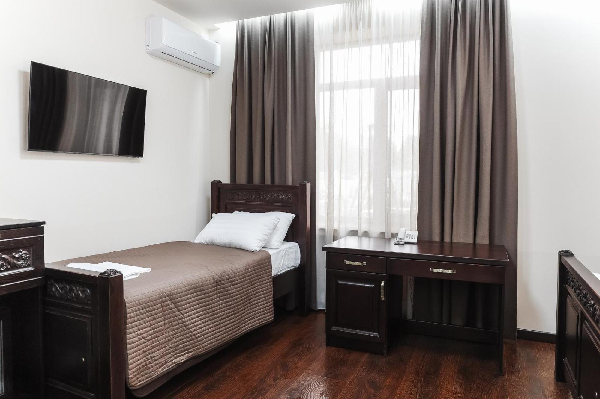 Dvin Hotel Pavlodar Exterior photo