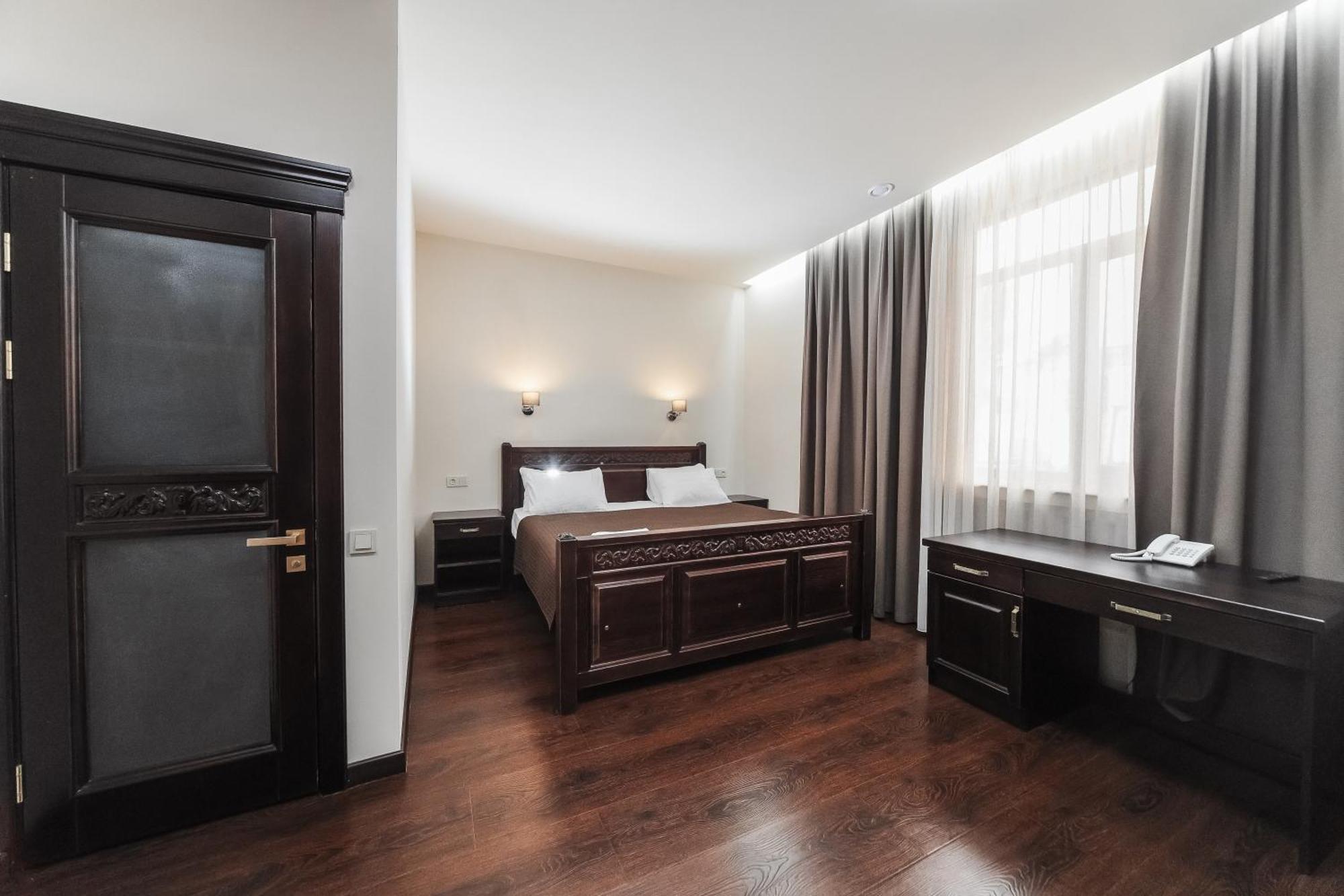 Dvin Hotel Pavlodar Exterior photo
