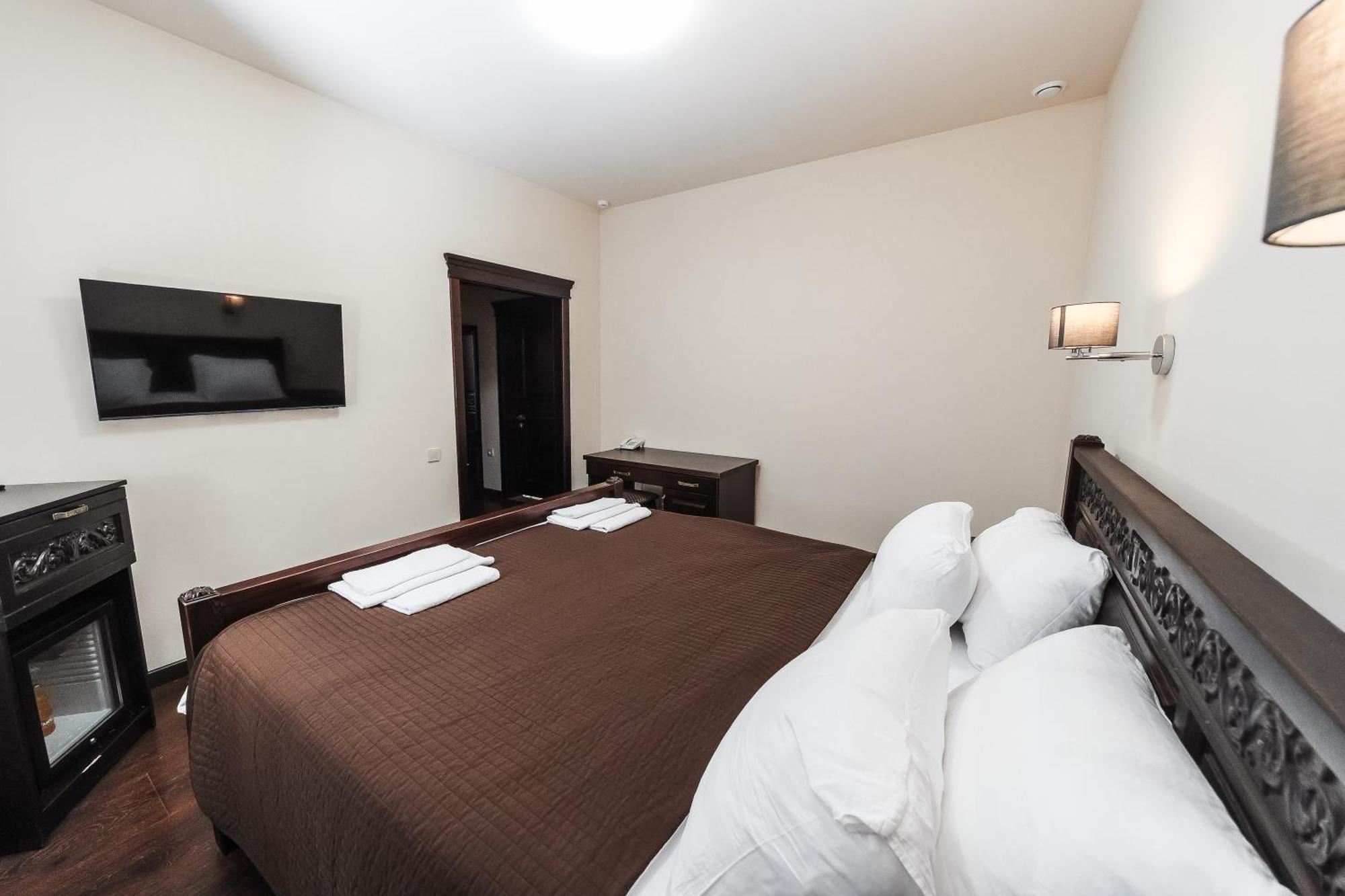 Dvin Hotel Pavlodar Exterior photo