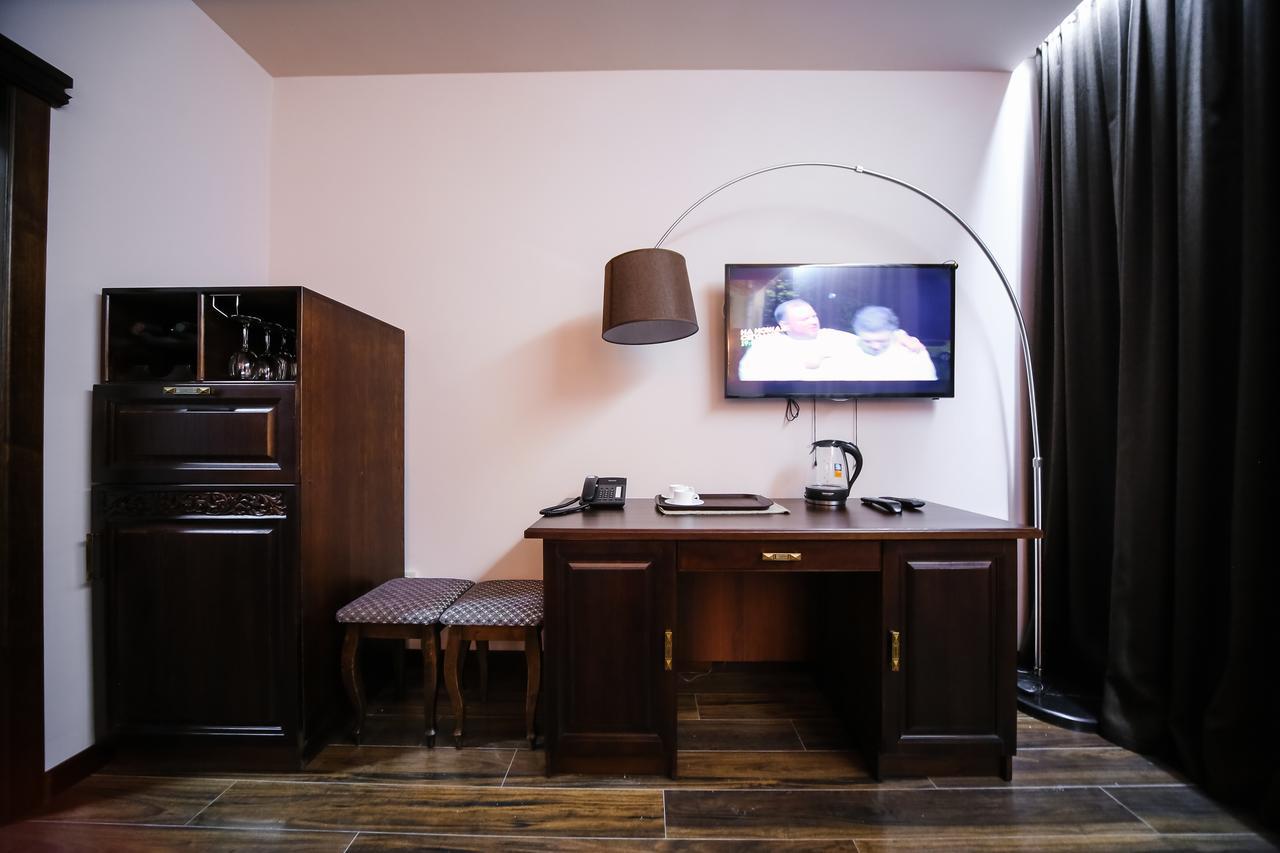 Dvin Hotel Pavlodar Exterior photo