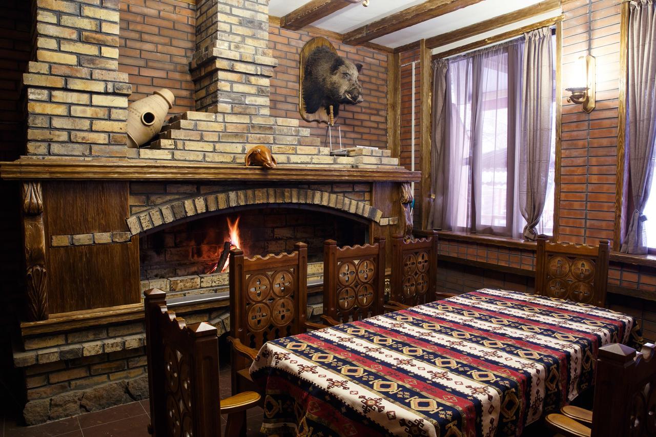 Dvin Hotel Pavlodar Exterior photo