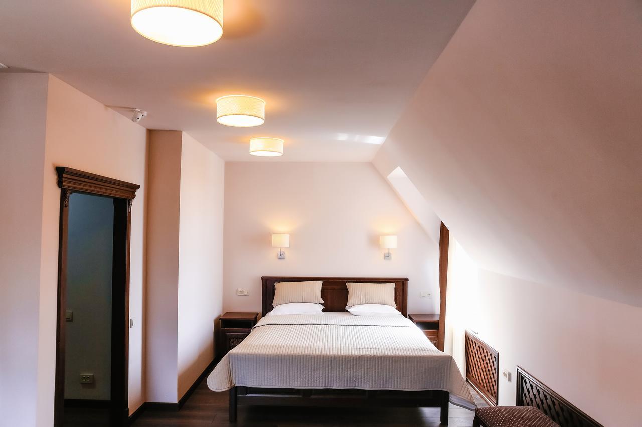 Dvin Hotel Pavlodar Exterior photo
