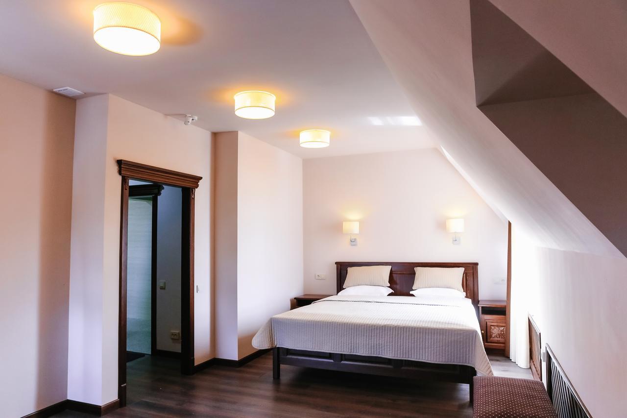 Dvin Hotel Pavlodar Exterior photo