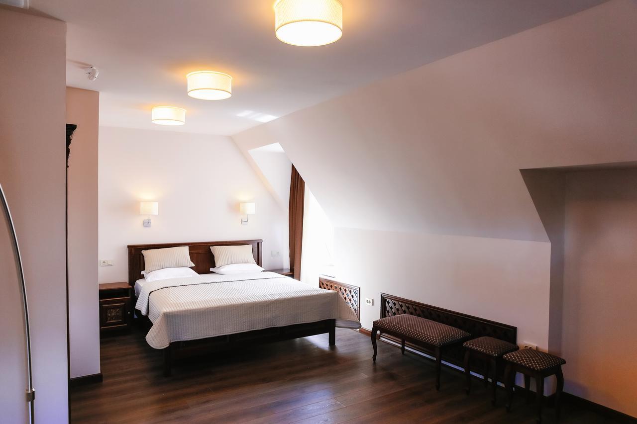 Dvin Hotel Pavlodar Exterior photo
